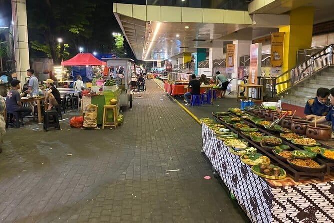 Experience Jakarta Street Food Scene with MRT Transportation - Central Jakarta: Spices, Meals, and More Choices