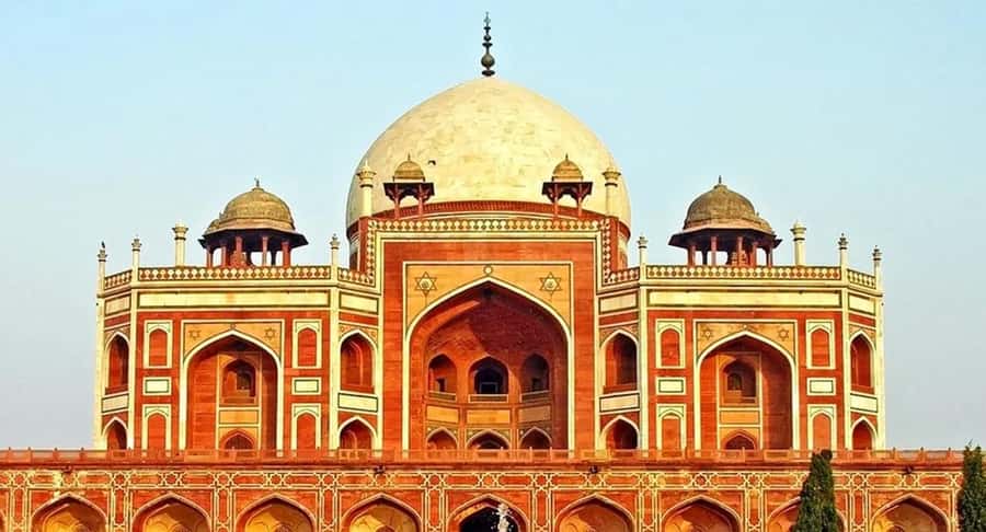 Explore Chandni Chowk: Old Delhi Private Tuk Tuk & Food Tour - Tasting Chandni Chowk
