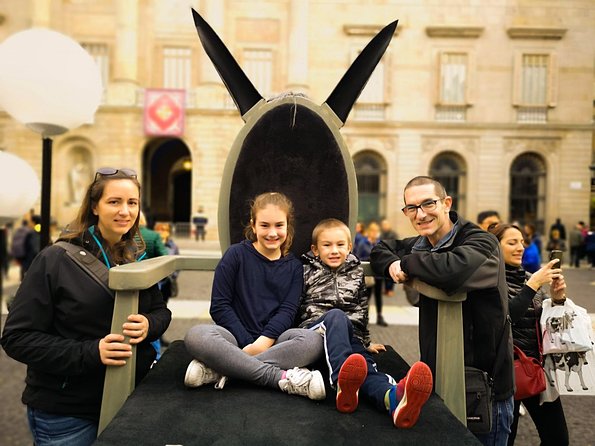 Family Private Tour: Churros, Hot Chocolate & Games in Barcelona - A playground break at Jardins del Doctor Fleming