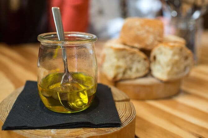 Florence Central Market Food Tour with Eating Europe - Coffee and market talk at Bar del Mercato