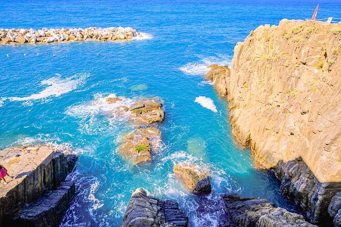 Florence: Cinque Terre Park Day Trip with Optional Street Food - Vernazza is the coastal postcard