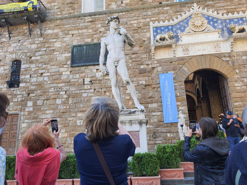 Florence: City Highlights and Street Food Walking Tour - The guides and the feel of the group