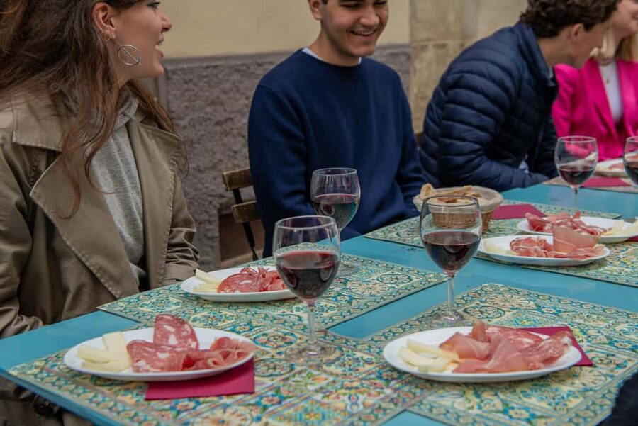 Florence: Private Food Walking Tour with Tuscan Classics - Key points at a glance
