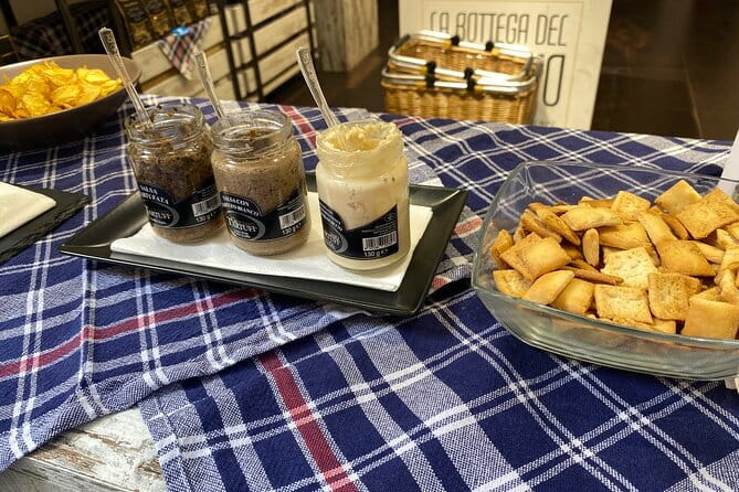 Florence Street Food Tour and sightseeing with Central Market - Starting with olive oil and pasta at Mercato Centrale