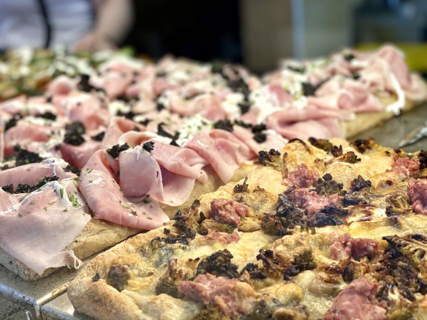 Florence: Street Food Tour with Wine & Local Guide - Florence’s monuments between the bites