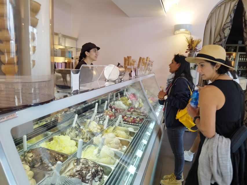 Florence: Street Food Walking Tour with Wine - The guides make the difference