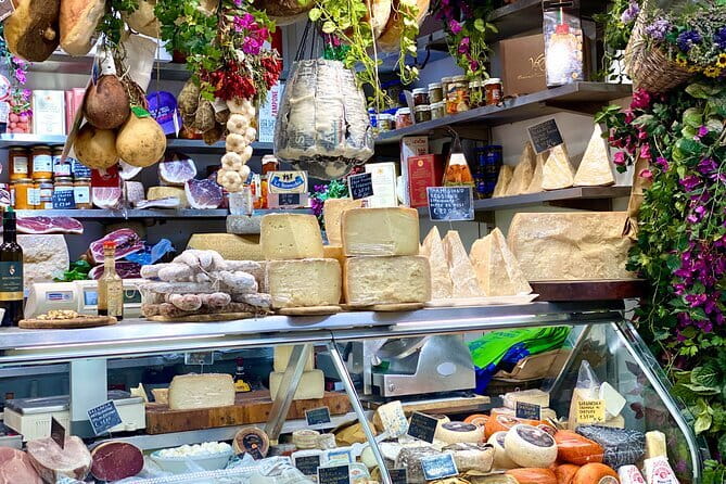 Florence Street Food Walking Tour with wine in Duomo Area - What the guides add to the experience