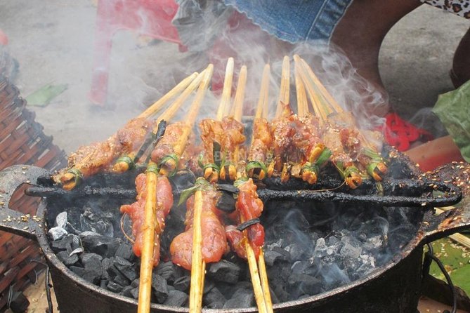 Food Street Experience Walking Tour Hoi An - The market and Hoi An’s everyday food scene