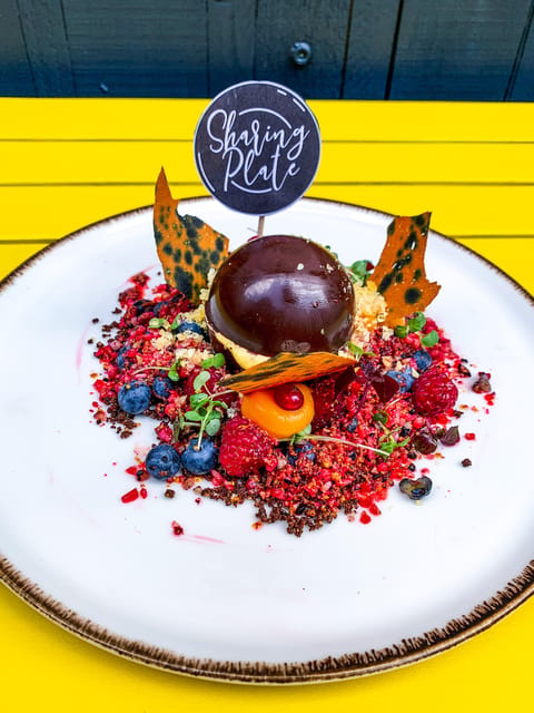 Frankfurt: Food Tour to 3-4 Local Food Spots - The guide can make or break the afternoon