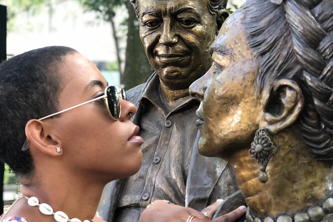 Frida Kahlo VIP [Museum Tickets Included] Walk, Markets & Churros - Entering Casa Azul on your own