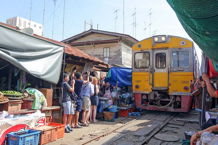 From Bangkok: Maeklong Railway and Floating Market Food Tour - Mae Klong Railway Market: a close-up look at daily commerce