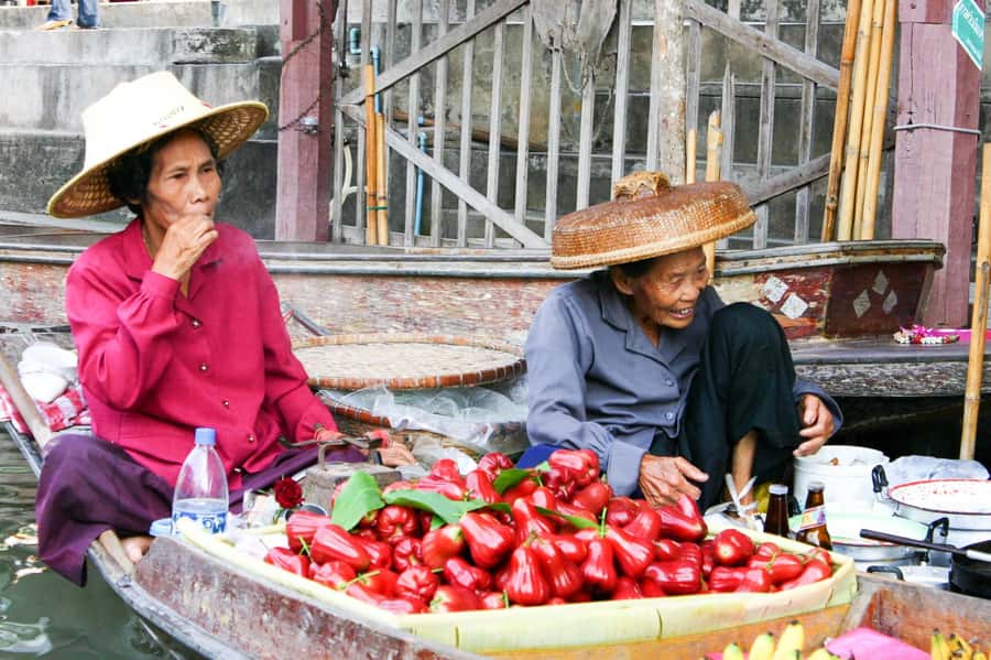 From Bangkok: Maeklong Railway and Floating Market Food Tour - The canal ride to Damnoen Saduak