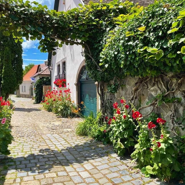 From Budapest: Szentendre Day Trip with Street Food - The 20-minute street-food stop