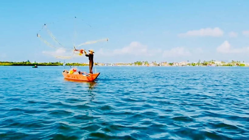 From Da Nang: Hoi An Old Town Tour, Night Market & Boat Ride - Two floors of folk art at the Museum of Folklore