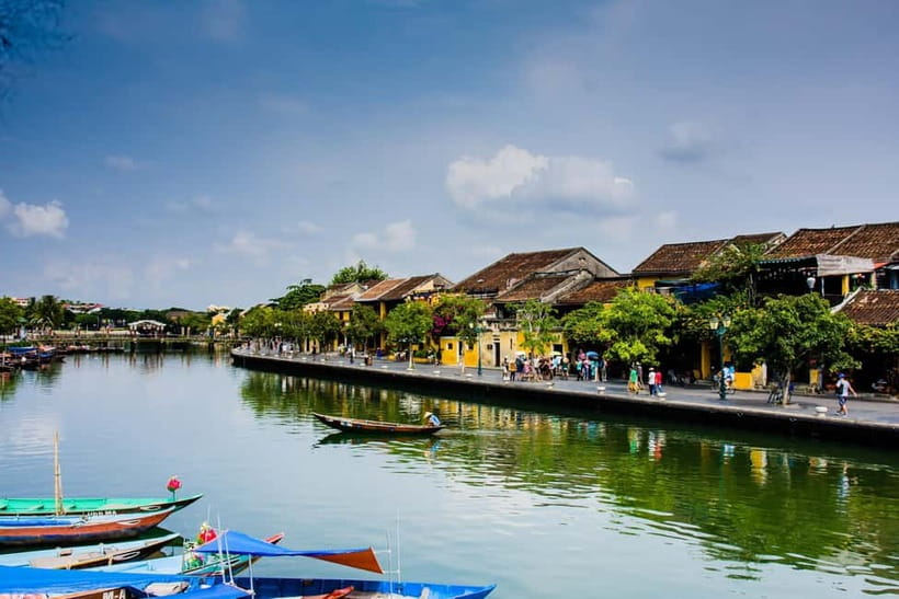 From Da Nang: Hoi An Old Town Tour, Night Market & Boat Ride - Crossing the 400-year-old Japanese Bridge