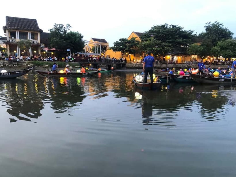 From Da Nang: Hoi An Old Town Tour, Night Market & Boat Ride - Local dinner and the timing of the lantern ride