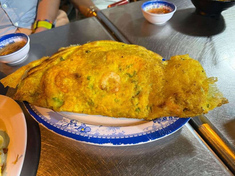 From Ho Chi Minh City: Street Food Tour With Female Guide - Nguyen Hue Street and the central city