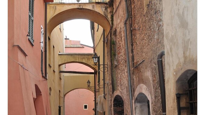 Genoa Walking Tour: Discover Hidden Treasures and Street Food - Why this tour works well in Genoa