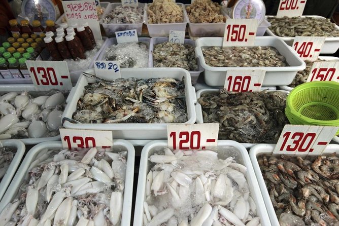 Go where the locals go, Eat what the locals eat! Food Tour with Local Foodies - Who should book this experience?