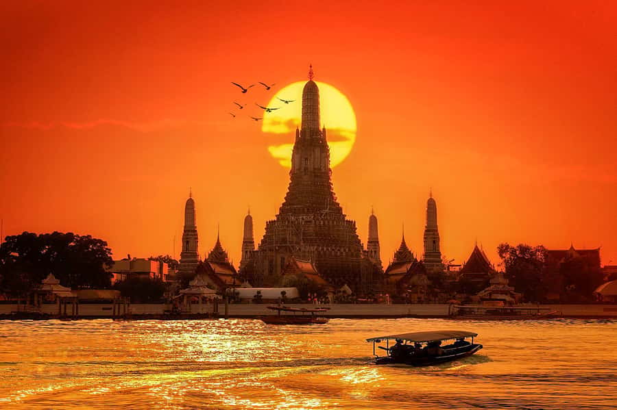 Grand Palace, Wat Pho, and Wat Arun: Guided Tour in Spanish - Wat Pho and the Reclining Buddha