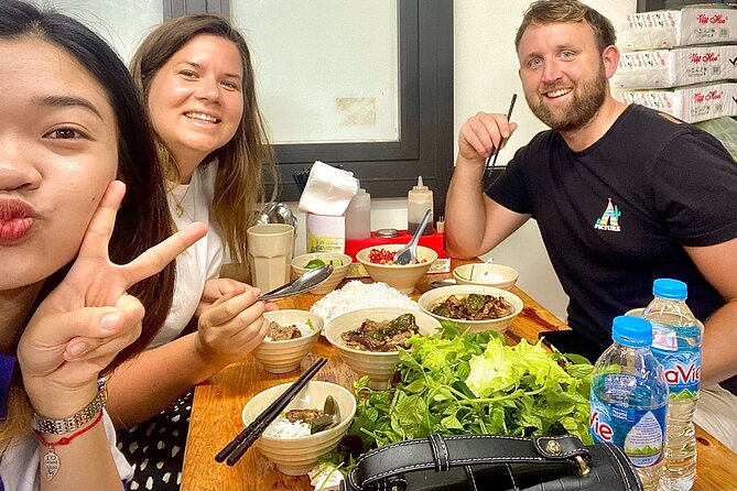 (Group/Individual) HANOI STREET FOOD TOUR - Into the Old Quarter for bun cha and banh cuon