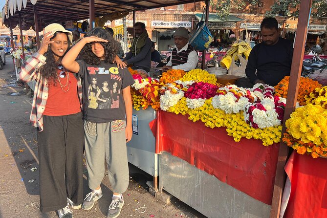 Guided Jaipur Heritage & Food Walk with Shopping - Choti Chaupar and Tripolia Gate