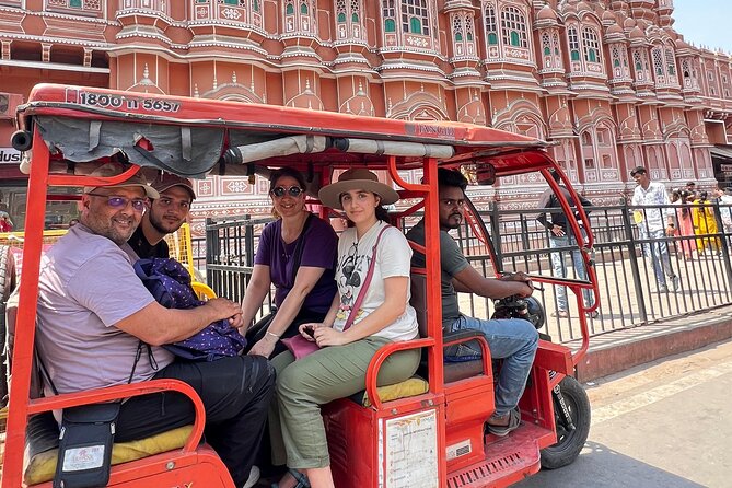 Guided Jaipur Heritage & Food Walk with Shopping - A temple visit and tea with kachori