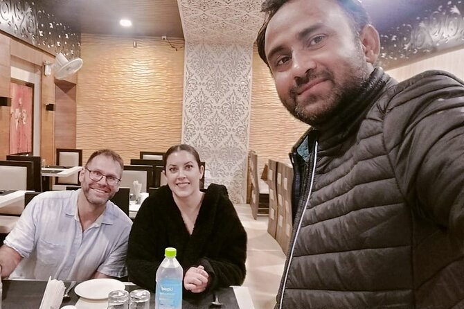 Guided Night Tour of Jaipur With Optional Street Food Tasting - What the private guide adds
