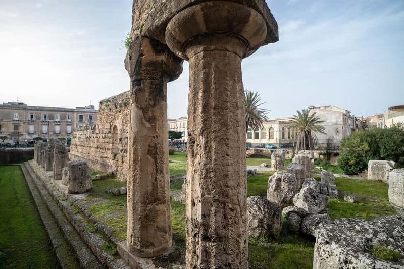 Guided tour of Ortigia with Fish Street Food at the market - Arethusa Spring and the island’s myths