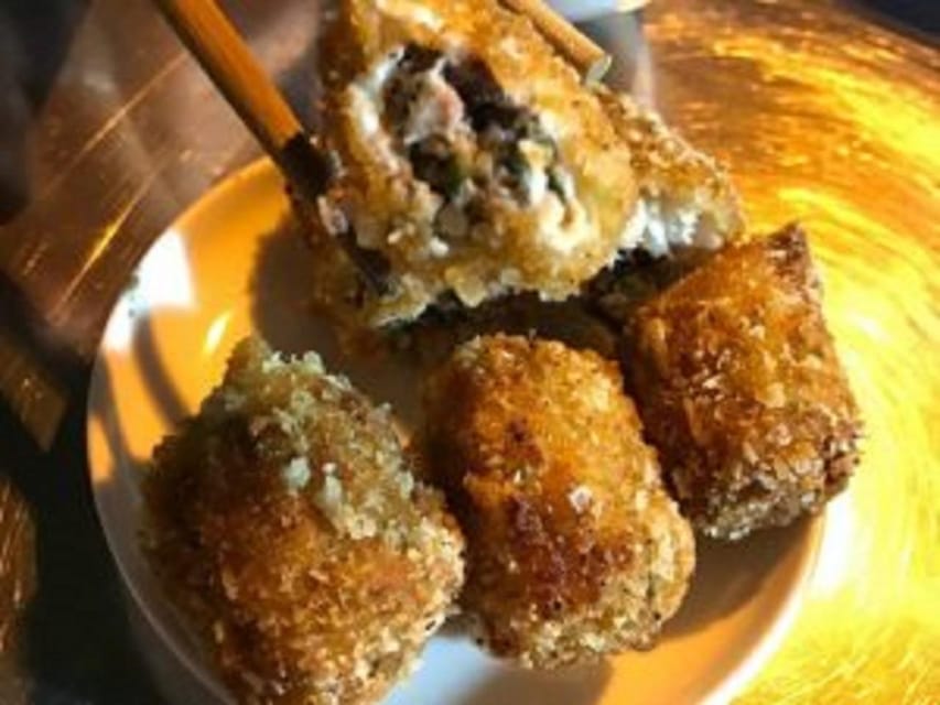 Ha Noi : Small Group Hanoi Street Food Tour - Starting at 41 Luong Van Can Street