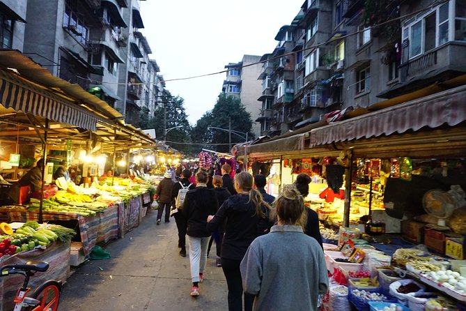 Half day Chengdu Dumpling Class: Make from Scratch - Why this Chengdu class begins in the market
