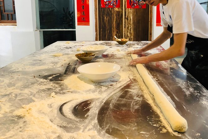Half day Chengdu Dumpling Class: Make from Scratch - Folding dumplings without rushing the lesson