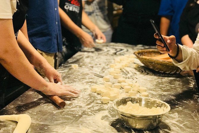 Half day Chengdu Dumpling Class: Make from Scratch - Meeting Jerry or Lance in Jinniu District