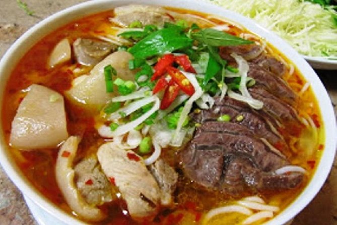 Half-Day Guided Street Food Walking Tour at Hue - A sweet pause with chè Huế