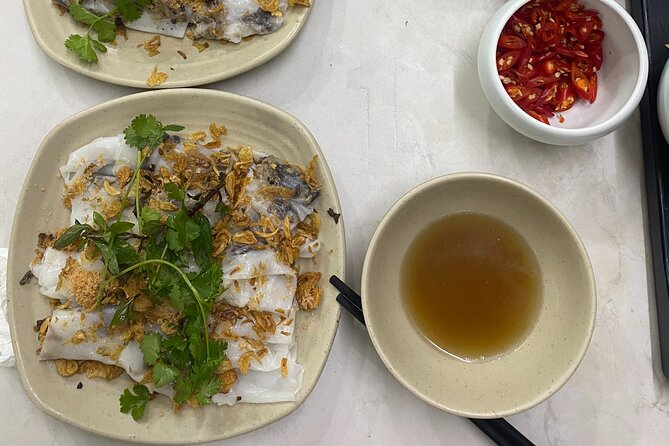 Hanoi: 7 Tasting Street Food Walking Tour and Train Street - Starting at Hà Trung Street