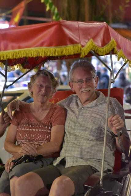 Hanoi Authentic Cyclo Ride and Street Food Experience - Hoan Kiem Lake, Bao Nhan Dan, and Ha Noi Moi