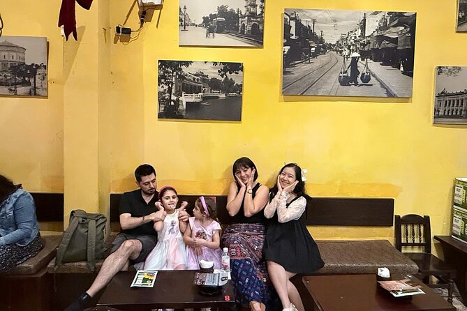 Hanoi Authentic Local Food Tasting Tour - Family-run eateries and local dining customs