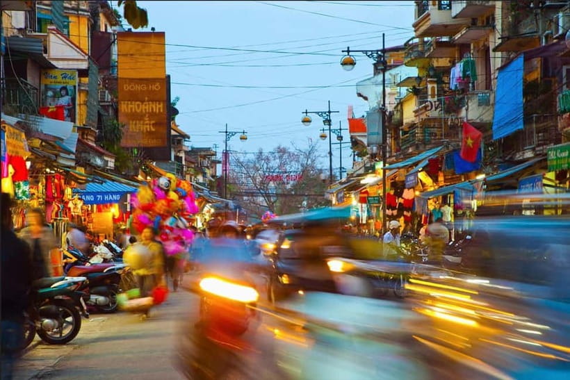 Hanoi: Authentic Old Quarter Street Food Walking Tour - Seven to 10 eateries, with no single fixed menu
