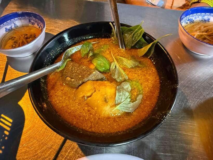 Hanoi Authentic Private Street Food Tour with Local Student - How the food flexibility works for special diets