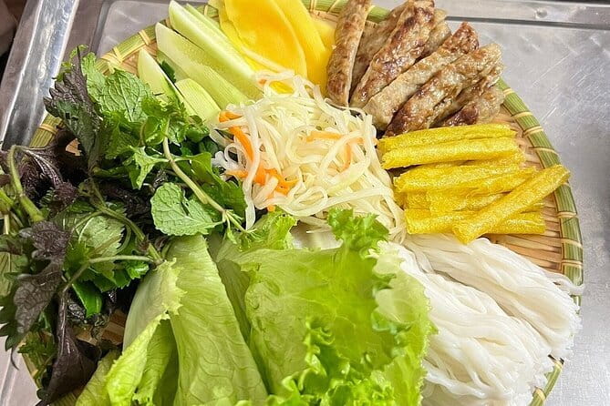 Hanoi Customized Street Food Walk with Train Street Experience - Why this Hanoi food walk works so well