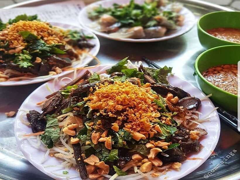 Hanoi: Eat Like a Local Small Group Street Food Tour - Optional Train Street and egg coffee