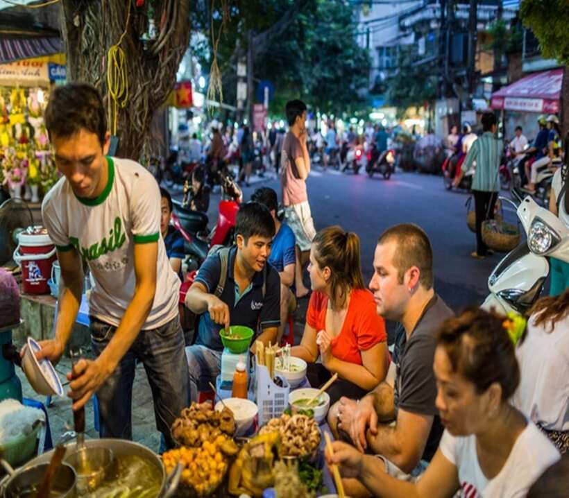 Hanoi: Eat Like a Local Small Group Street Food Tour - What lands on the table