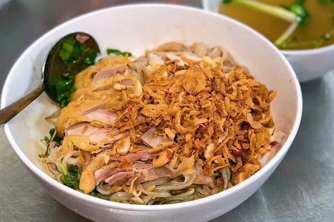 Hanoi Famous Michelin Guided Street Food Tour - Why this food walk works well on a first day in Hanoi