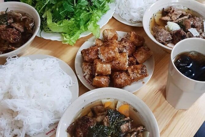 Hanoi Famous Michelin Guided Street Food Tour - Stop two: crispy eel and glass noodles