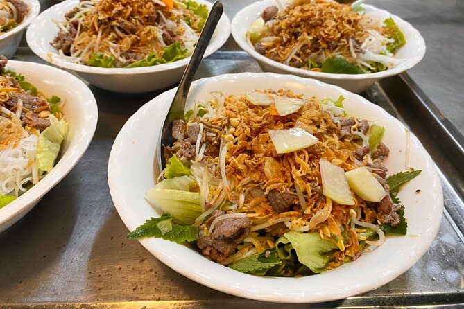 Hanoi food tour-Local street food tour (food&guide included) - Small group size and walking pace