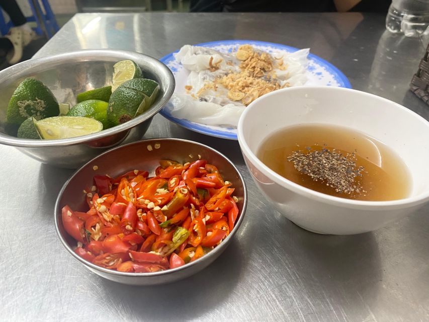 Hanoi: Guided Street Food Tour with Train Street Experience - Getting the most from the Train Street stop