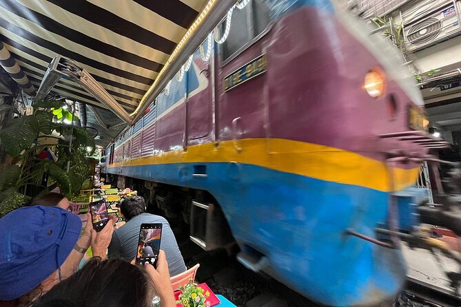 Hanoi Jeep Tour Sightseeing Include Street Food and Train Street - Huu Tiep Lake and the B-52 wreck