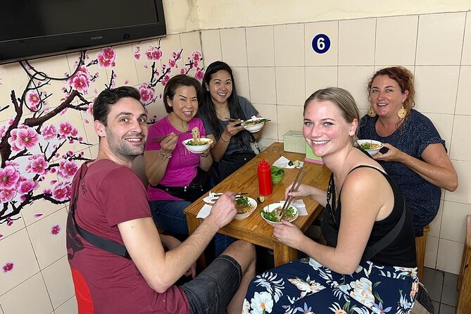 Hanoi Local Street Food Culture and History Tour - Starting with a greeting and Old Quarter pickup