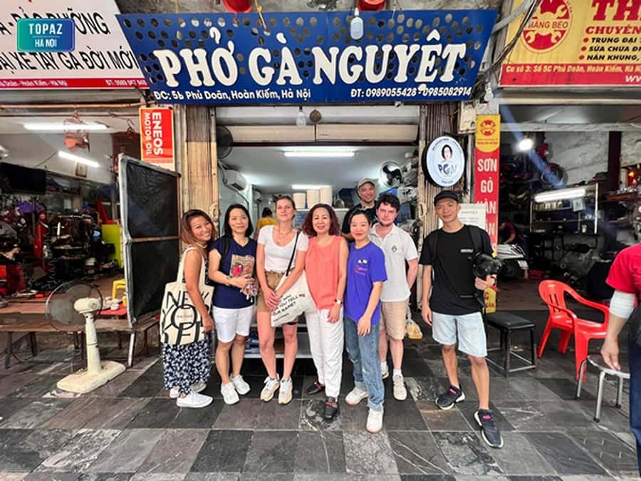 Hanoi: Michelin Guide Street Food Tour with Spa Experience - What the Michelin mention really means here