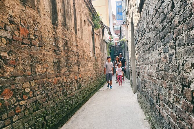 Hanoi Michelin Star Street Food Walking Tour & Train-Street - Eel noodles at Miến Lươn Đông Thịnh